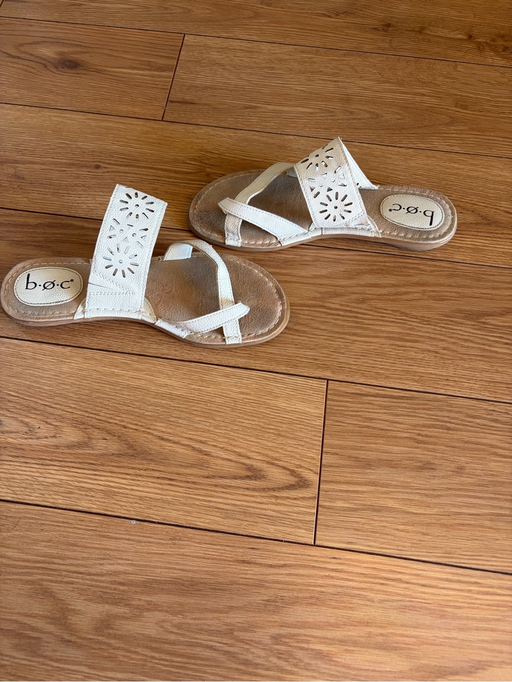 b.o.c. Cream Laser-Cut Strap Toe-Loop Slide Sandals - Picture 2 of 7